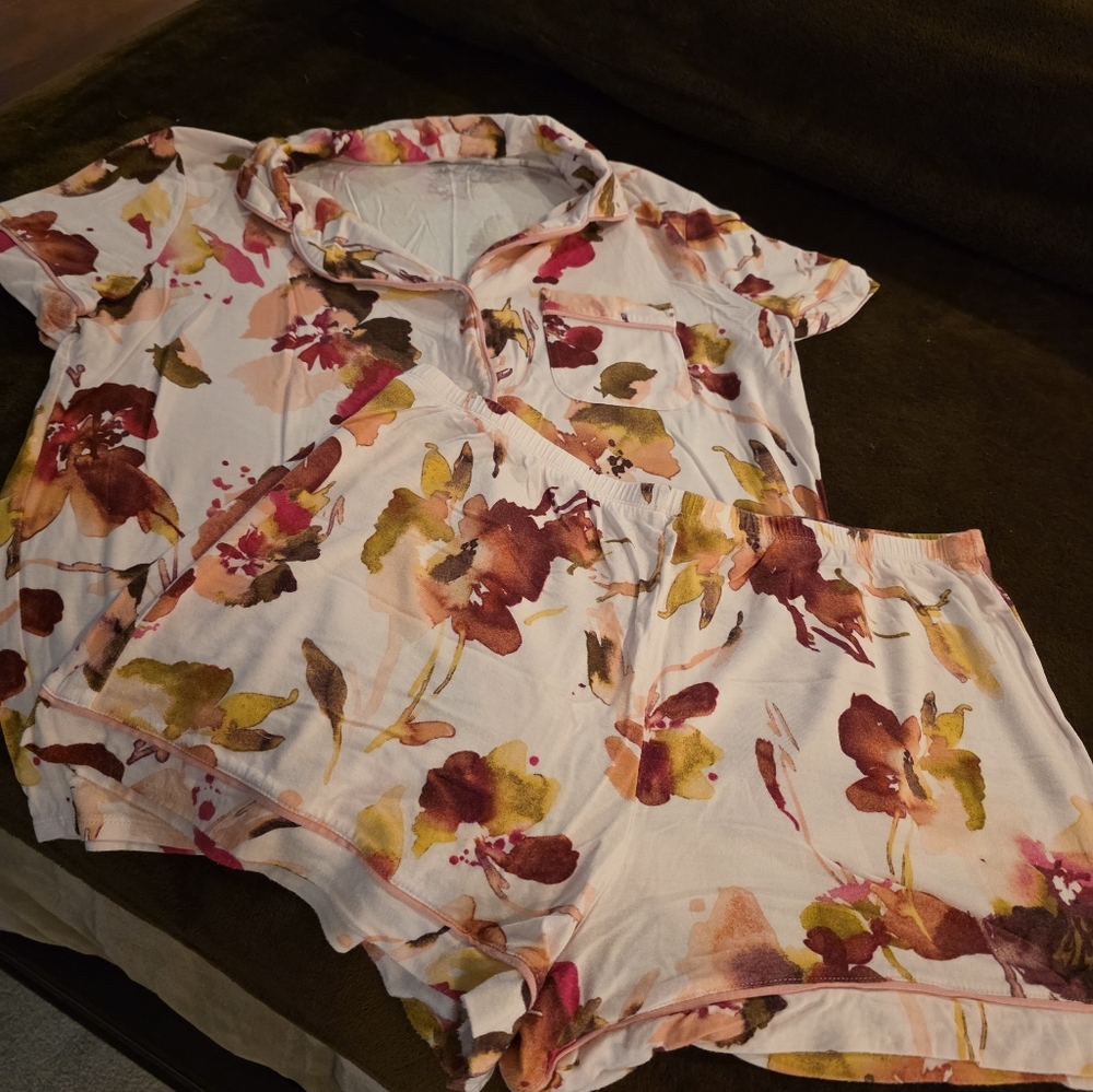 stars above Watercolor Floral Short Pajama Set in Pink, Yellow & Brown